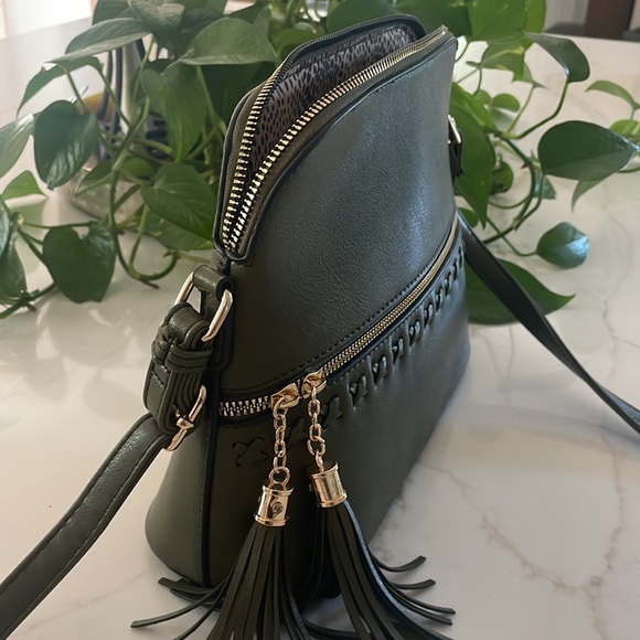 EUC BOHO OLIVE GREEN CROSSBODY BAG - Picture 3 of 6